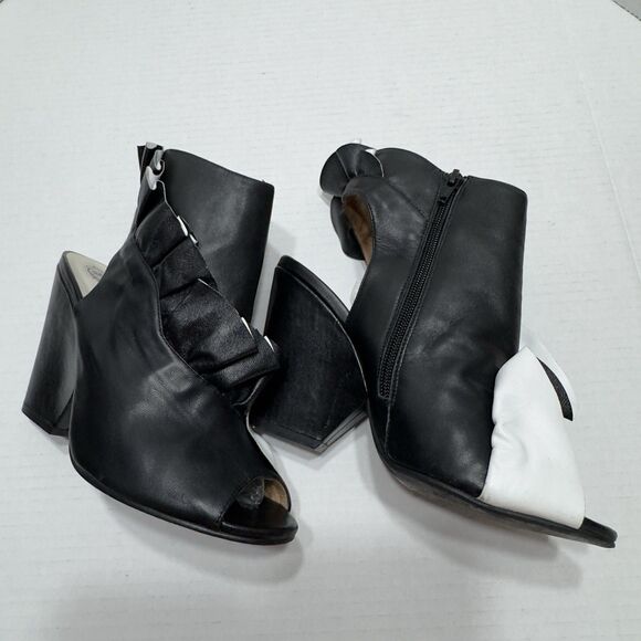 Jeffrey Campbell Sz 7 Black White Ruffle Boot Heel Boho Ankle Peep Toe Bootie - Picture 4 of 16